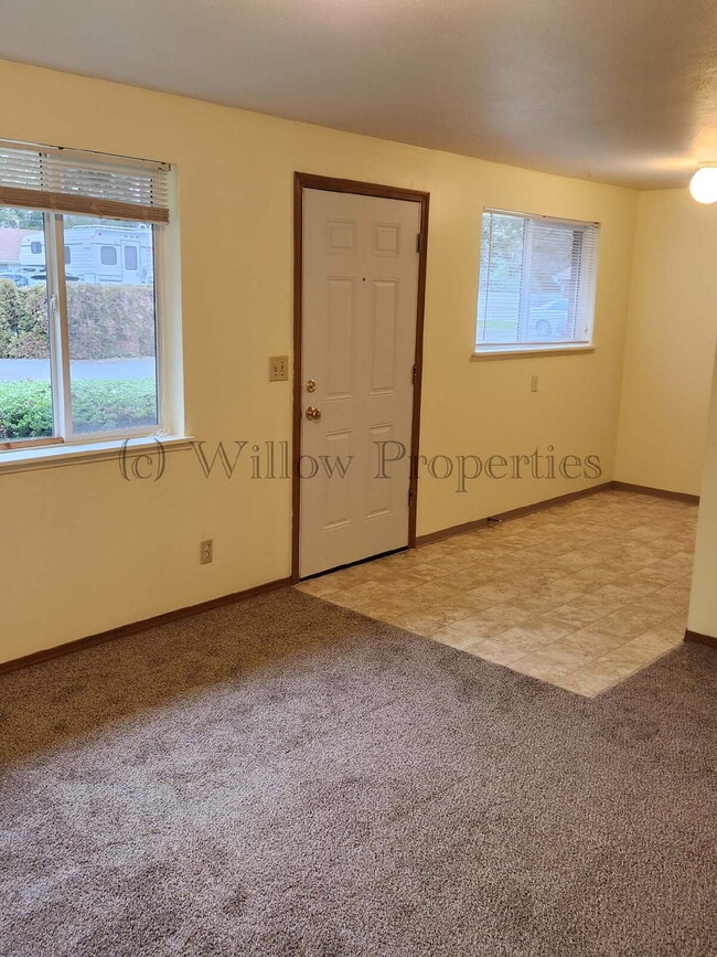 9205 Hipkins Rd SW in Lakewood, WA - Building Photo - Building Photo