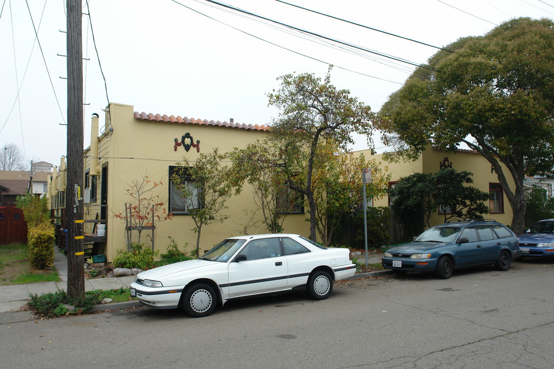 1135-1139 Addison St in Berkeley, CA - Building Photo