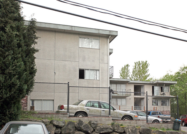 Southwind Apartments in Seatac, WA - Building Photo - Building Photo