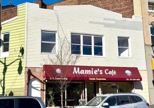 property at 611 Summit Ave