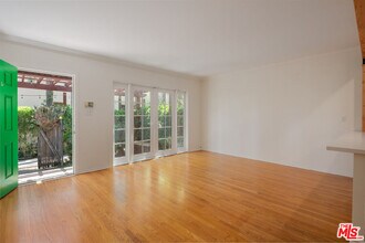 818 1/2 N Sweetzer Ave in West Hollywood, CA - Building Photo - Building Photo