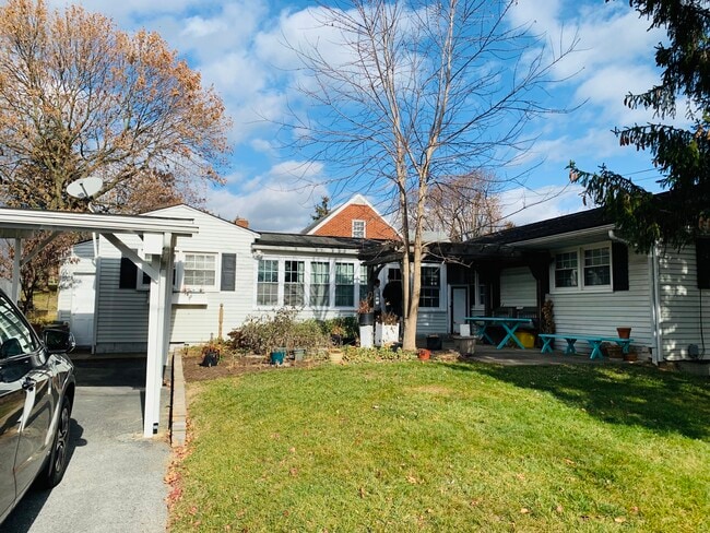 property at 615 N Willow St