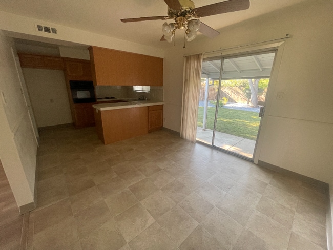 6630 Greenhaven Dr in Sacramento, CA - Building Photo - Building Photo