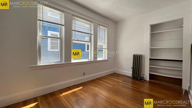24 Chetwynd Rd, Unit 1 in Somerville, MA - Foto de edificio - Building Photo