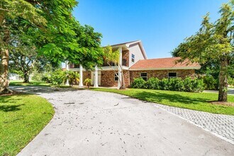 5065 Horseshoe Cir N in West Palm Beach, FL - Building Photo - Building Photo