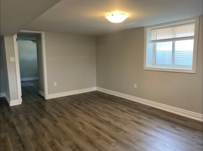 282 E 33rd St in Hamilton, ON - Building Photo - Building Photo