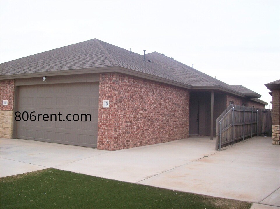 1210 Preston Trails-Unit -B in Wolfforth, TX - Building Photo