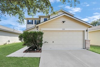 11211 Wild Goose Dr in Tomball, TX - Building Photo - Building Photo