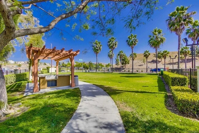 1201 Trapani Cove in Chula Vista, CA - Building Photo - Building Photo