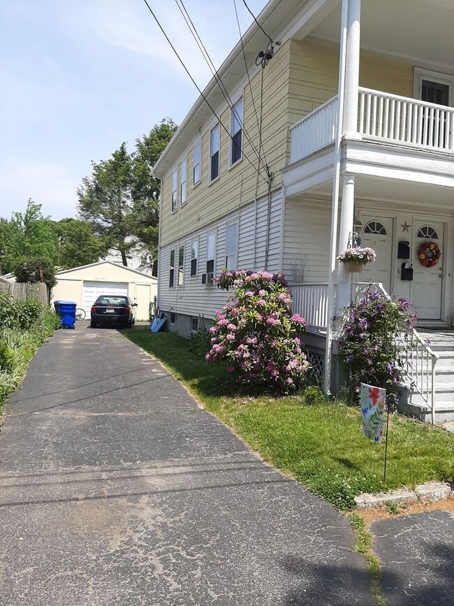 6-8 David St in East Providence, RI - Building Photo - Building Photo