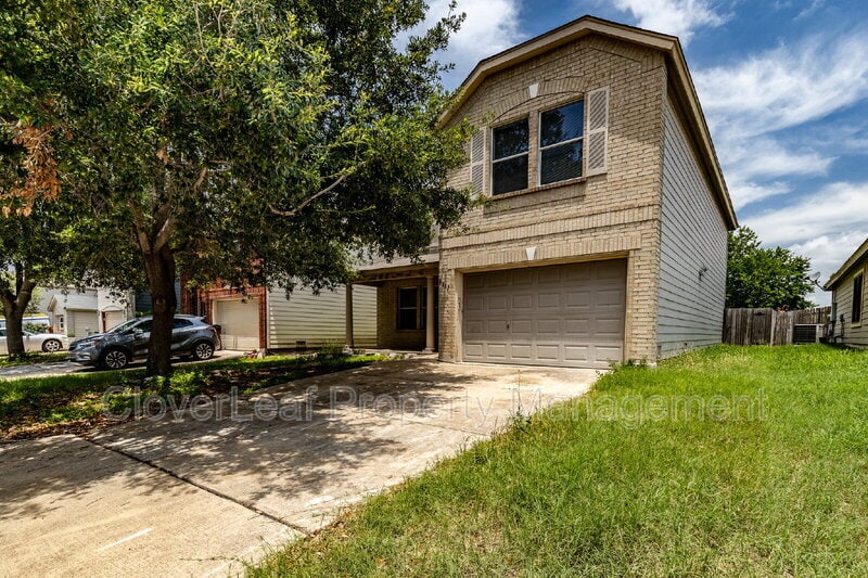 8843 Kestrel Oak in Converse, TX - Building Photo