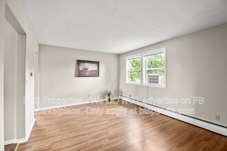 305 N Pleasant View St in Elmwood, IL - Building Photo - Building Photo