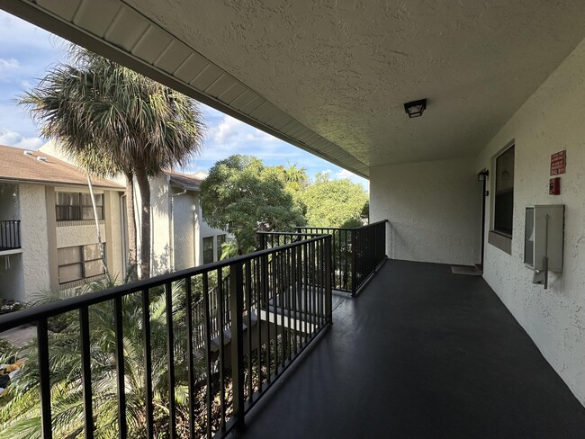 1248 S Military Trail in Deerfield Beach, FL - Building Photo - Building Photo