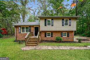 40 Derby Country Dr in Ellenwood, GA - Building Photo