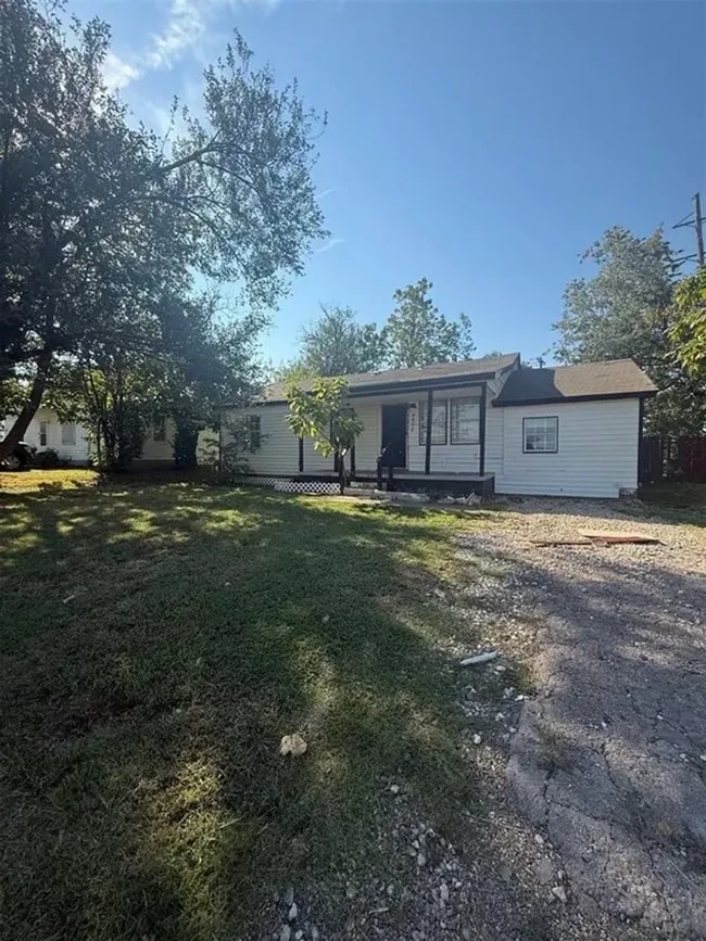 property at 4300 SE 37th St