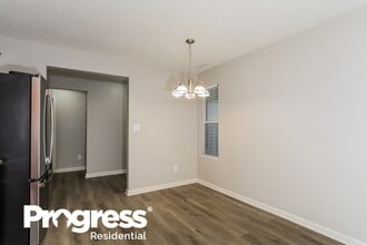 10602 Scotwood St in Indianapolis, IN - Building Photo - Building Photo