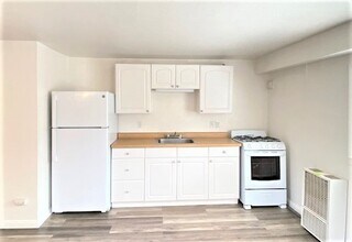 812a Cleveland St in Redwood City, CA - Building Photo - Building Photo