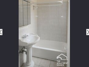 2202 W Foster Ave, Unit 2 in Chicago, IL - Foto de edificio - Building Photo