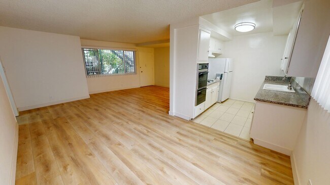337 N. Palm Drive in Beverly Hills, CA - Foto de edificio - Interior Photo