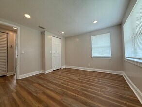2418 Pullman Ave in Jacksonville, FL - Building Photo - Building Photo