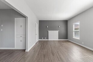 2010 Pine Ave in Long Beach, CA - Building Photo