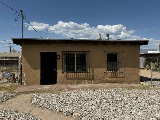 property at 5709 E 26th St