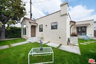 8961 Cadillac Ave in Los Angeles, CA - Building Photo - Building Photo