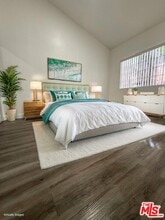 621 N Bronson Ave in Los Angeles, CA - Building Photo - Building Photo