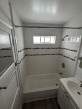 320 7th St in Seal Beach, CA - Building Photo - Building Photo