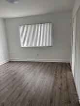 18810 NW 57th Ave in Hialeah, FL - Building Photo - Building Photo