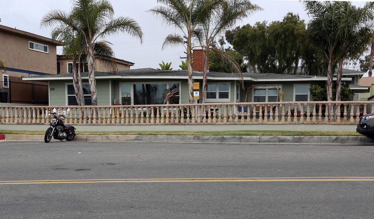 300-302 S Horne St in Oceanside, CA - Building Photo