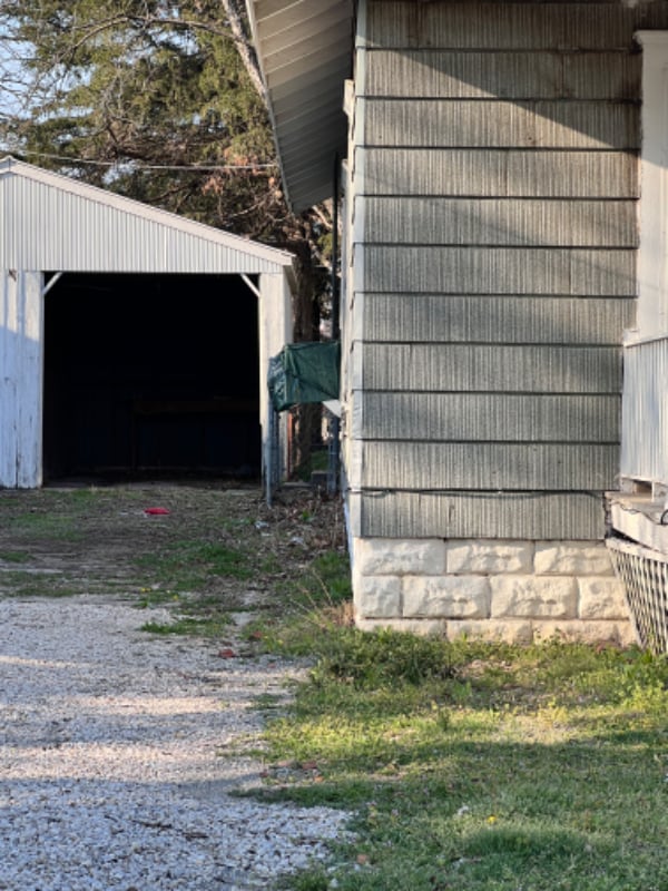 2025 E 3rd Ave in Caney, KS - Building Photo - Building Photo