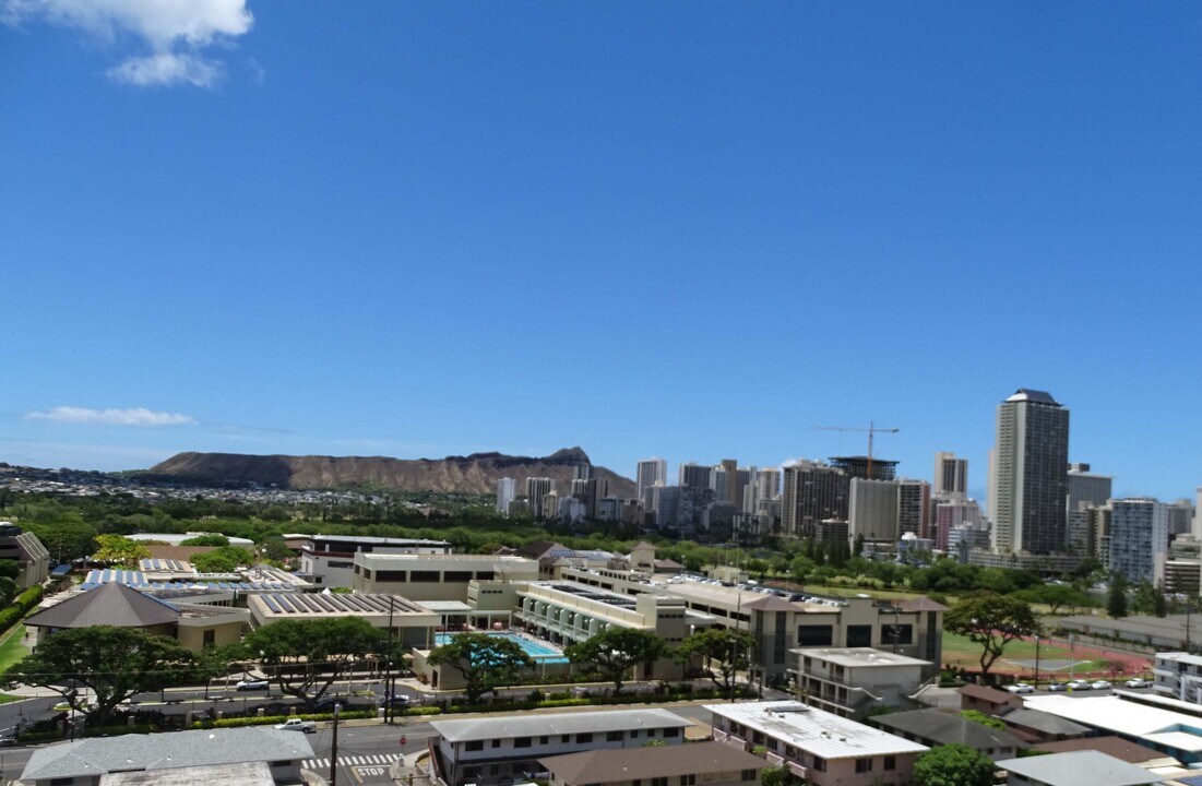 2439 Kapiolani Blvd, Unit 1002 in Honolulu, HI - Building Photo