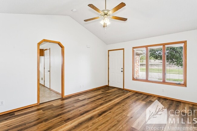 10505 W Douglas Ave in Wichita, KS - Building Photo - Building Photo