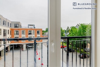 28 Austin St-Unit -FL3-ID1226 in Newton, MA - Building Photo - Building Photo