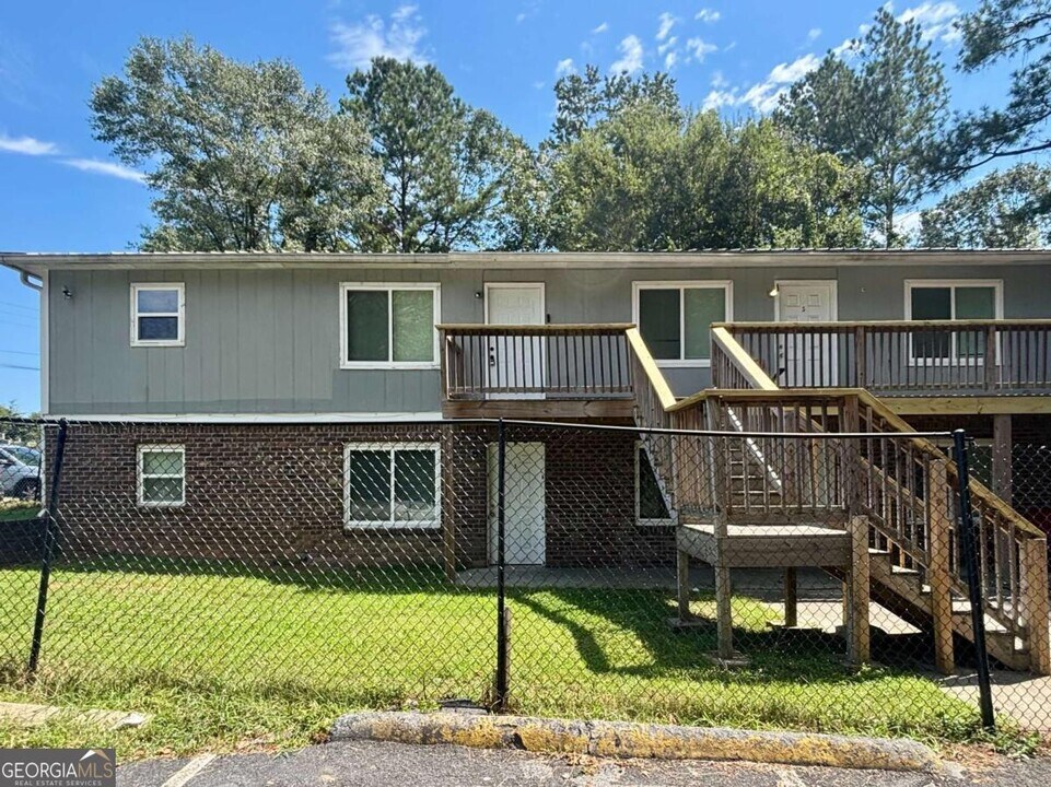 6077 Pine St in Austell, GA - Building Photo