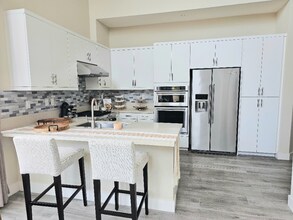 8536 Aspect Dr in San Diego, CA - Building Photo - Building Photo