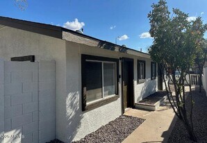 2532 W Morten Ave in Phoenix, AZ - Building Photo