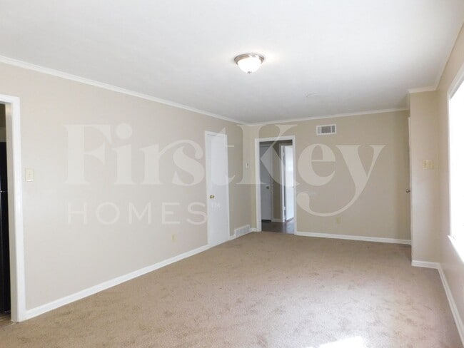 4896 Lochinvar Dr in Memphis, TN - Building Photo - Building Photo