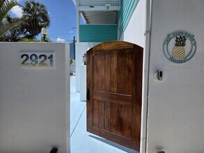 2921 Dupont St S in Gulfport, FL - Building Photo - Building Photo