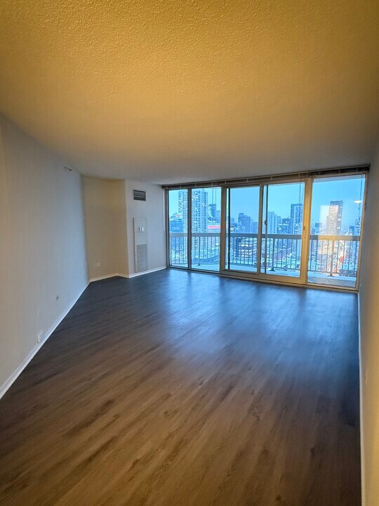 544 N State St in Chicago, IL - Building Photo