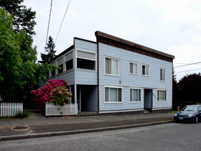 Scandia Apartments in Seattle, WA - Building Photo - Building Photo