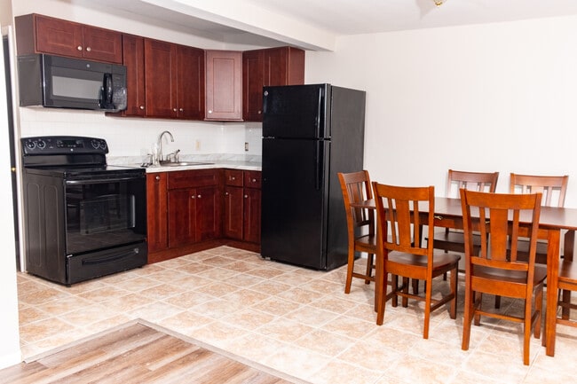 22 Carson Ln, Unit C in Medford, NY - Building Photo - Building Photo