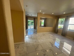 573 Yarrow Dr in Simi Valley, CA - Building Photo - Building Photo