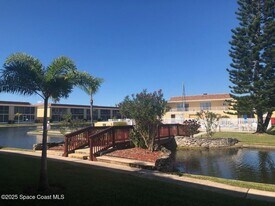 2135 N Courtenay Pkwy in Merritt Island, FL - Building Photo