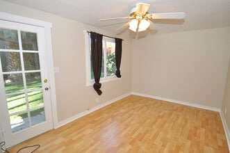 421 Jacaranda Pl in Fullerton, CA - Building Photo - Building Photo