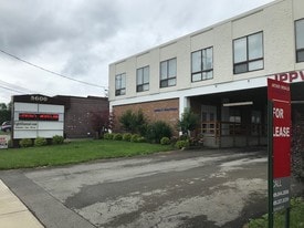 5600 Market St, Unit 8 in Youngstown, OH - Building Photo