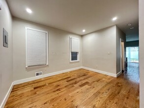 162 Clendenny Ave, Unit 2 in Jersey City, NJ - Building Photo - Building Photo
