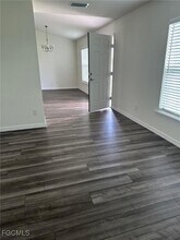 2142 SW 2nd Ct in Cape Coral, FL - Foto de edificio - Building Photo