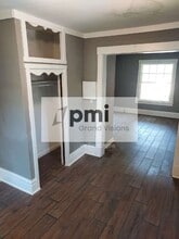 250 N College St in Decatur, IL - Building Photo - Building Photo